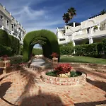 Spacious 2 Bed Duplex in Aloha Gardens close to Puerto Banus