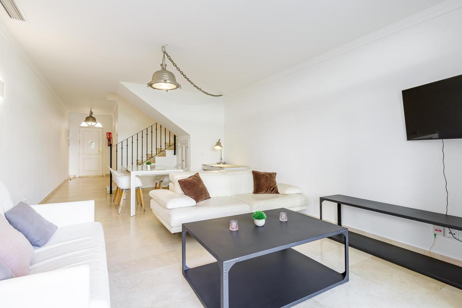 Spacious 2 Bed Duplex In Aloha Gardens Close To Puerto Banus Apartamento *